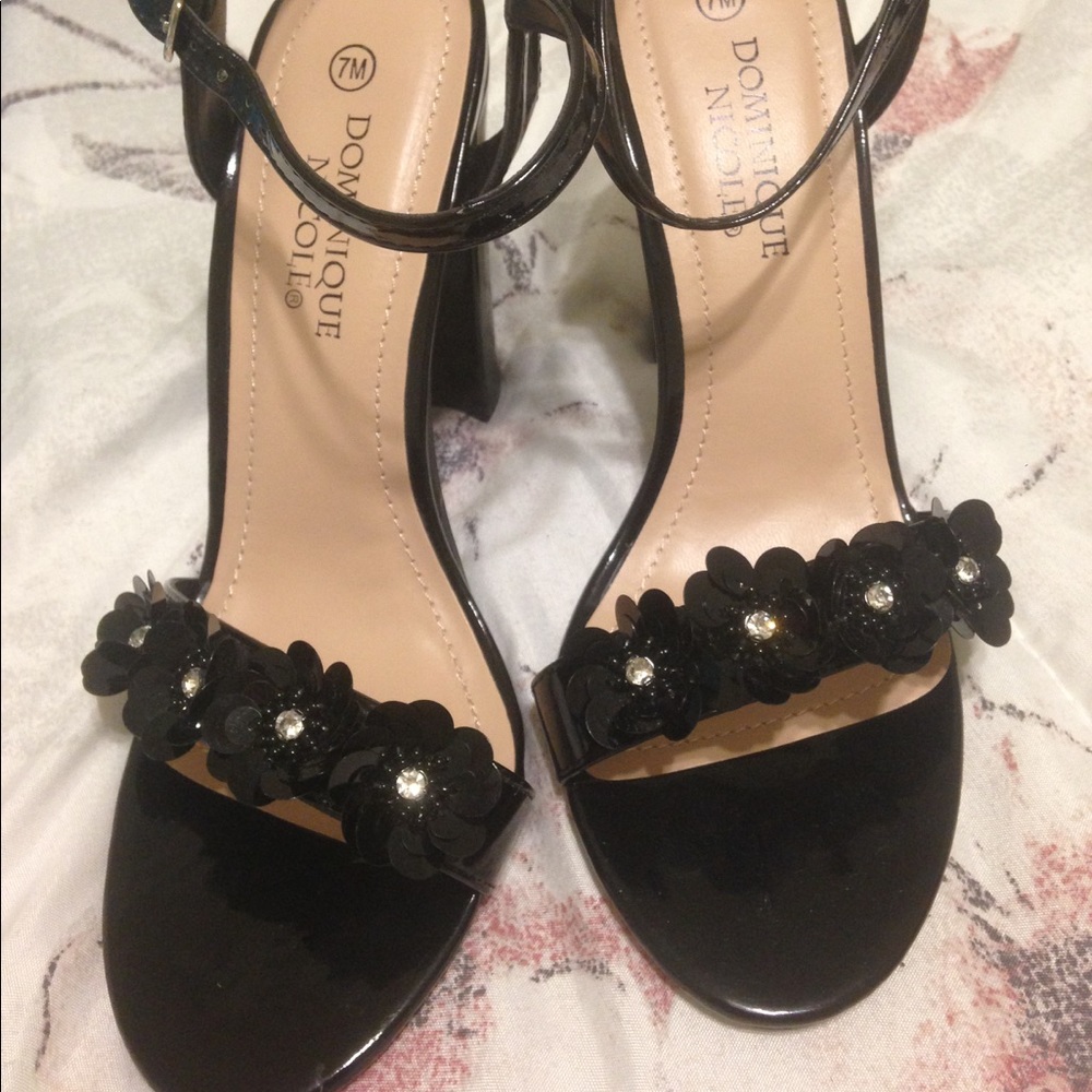 Adorable black patent dress shoes with flowers